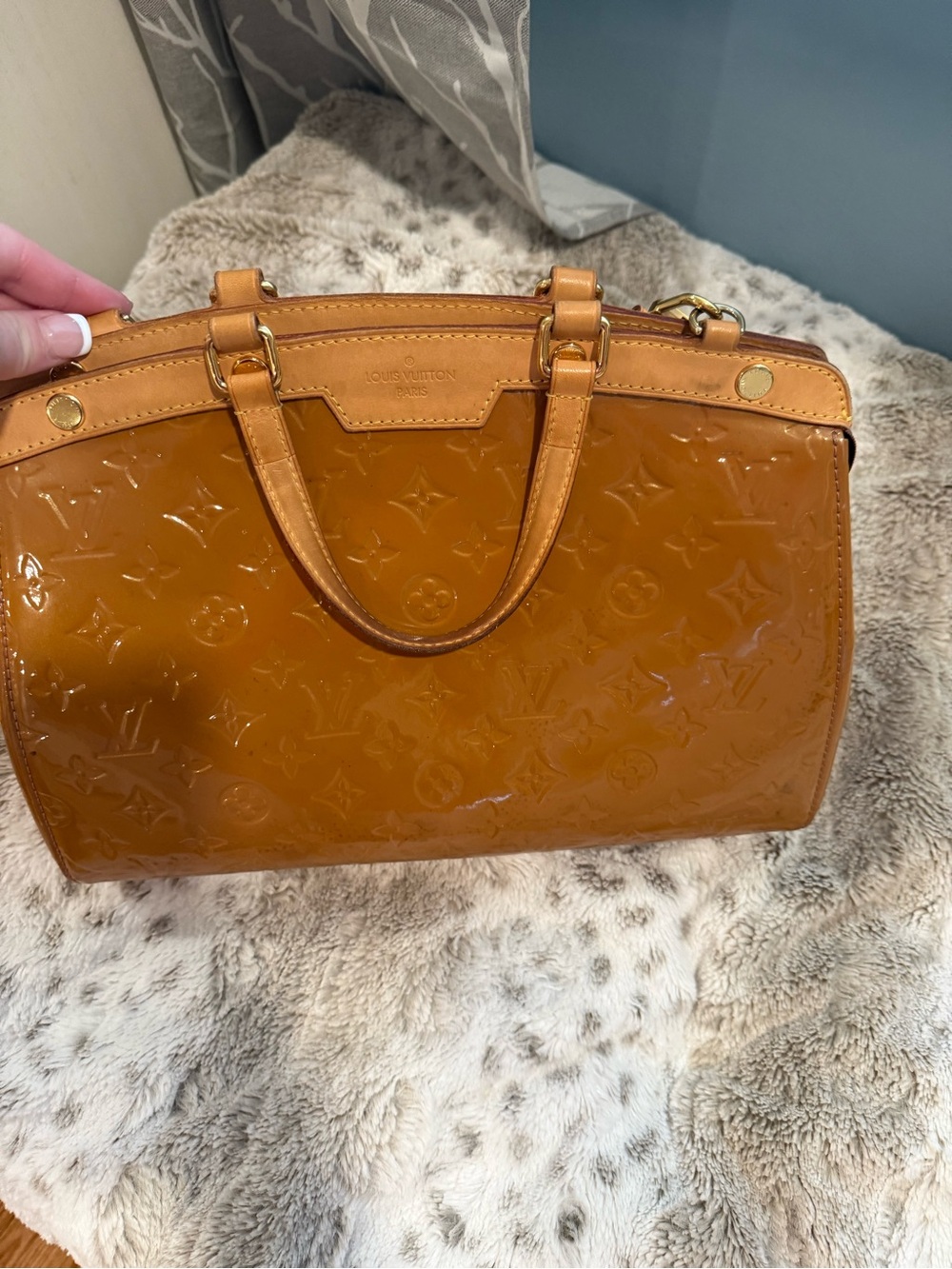 Louis Vuitton Vernis Caramel Brown Alma Handbag